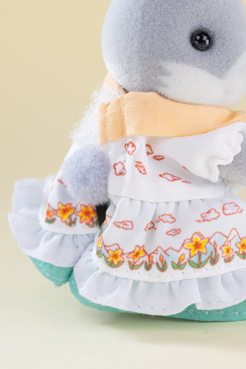 わたウサギファミリー セレブレーションセットの女の子 淡いオレンジの