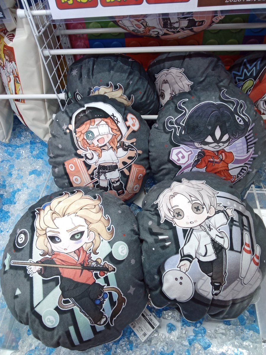 プライズ情報】 ☆ﾗｳﾝﾄﾞﾜﾝ限定☆第五人格 丸型クッション 本日2月18日