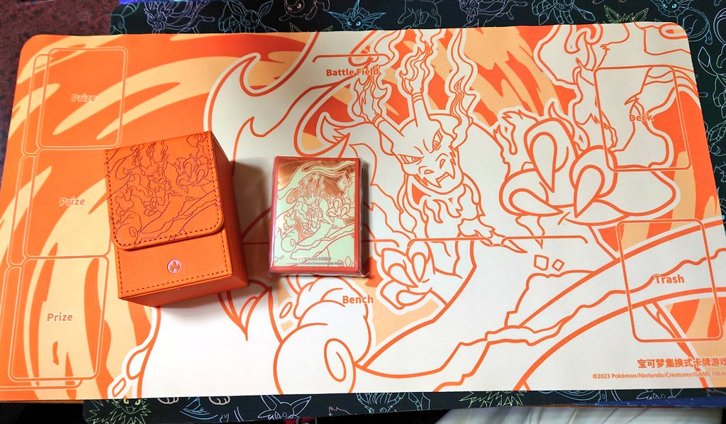 今日のこーほーたな会で全勝1位だったからリザードンのプレマもらい