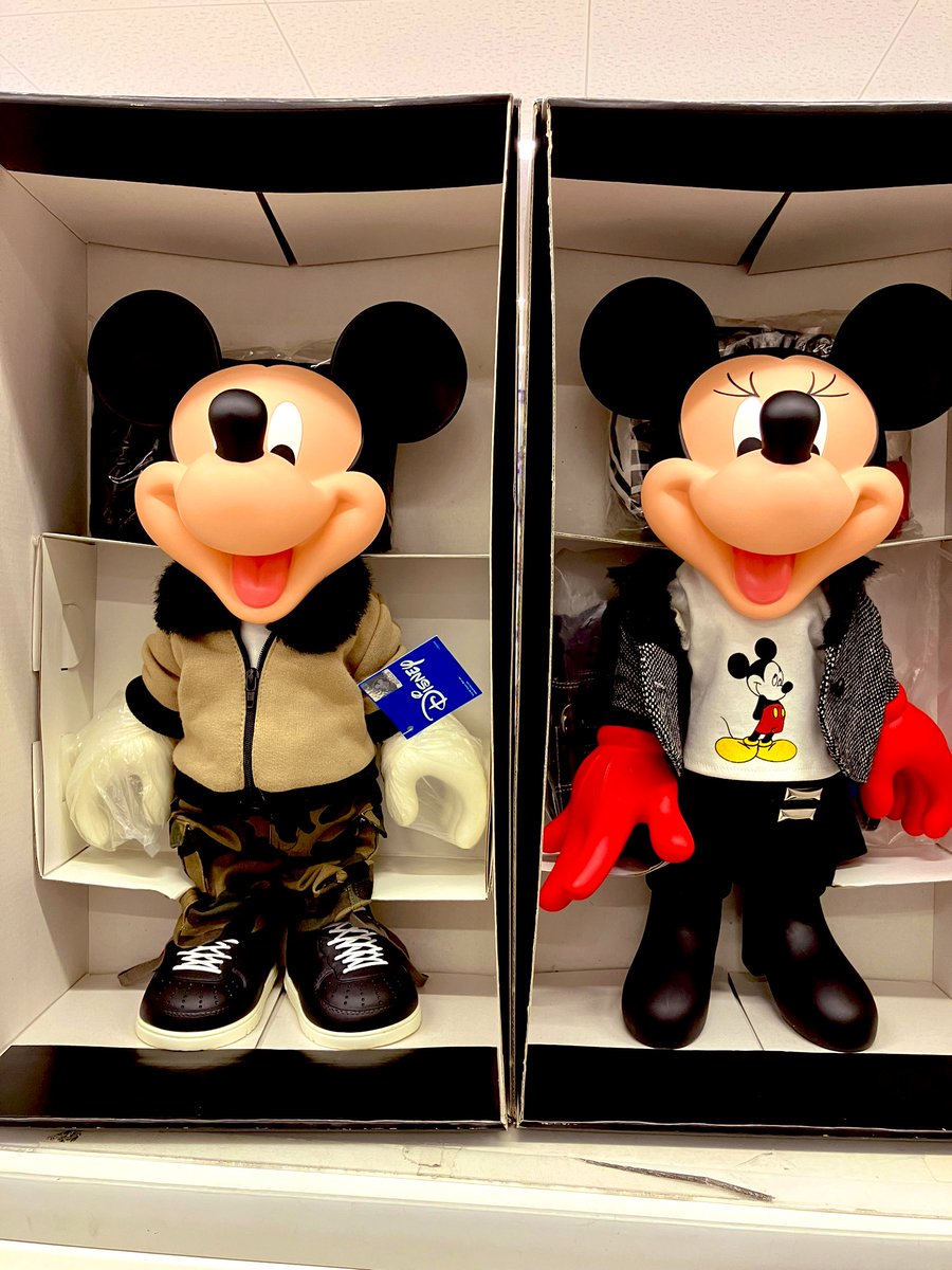 ミッキーとミニーのレアなフィギュア入荷しました。 ディズニーファン