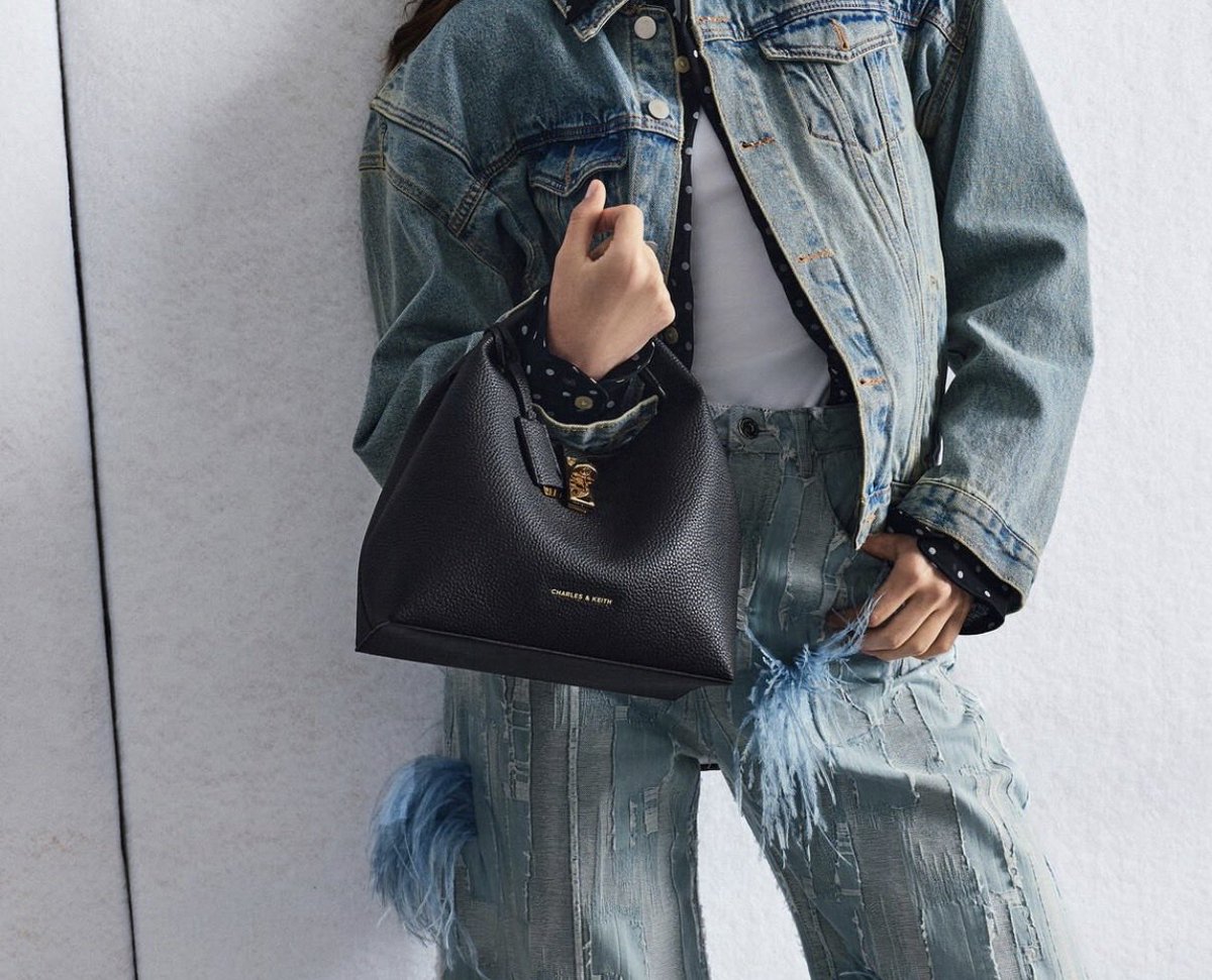 Chance チャンス メタリックアクセントバケットバッグ