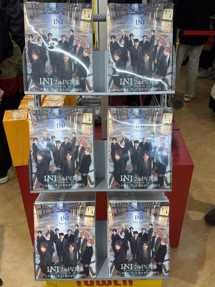 タワ渋INI】 #INI 2nd写真集「Viva la vita」 1Fにて販売中