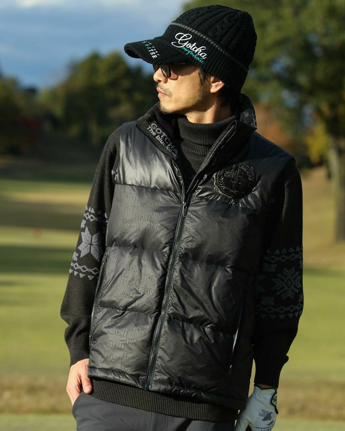 GOTCHA GOLF] プレミアム エンボス ワッペン ダウン ベスト | PEET