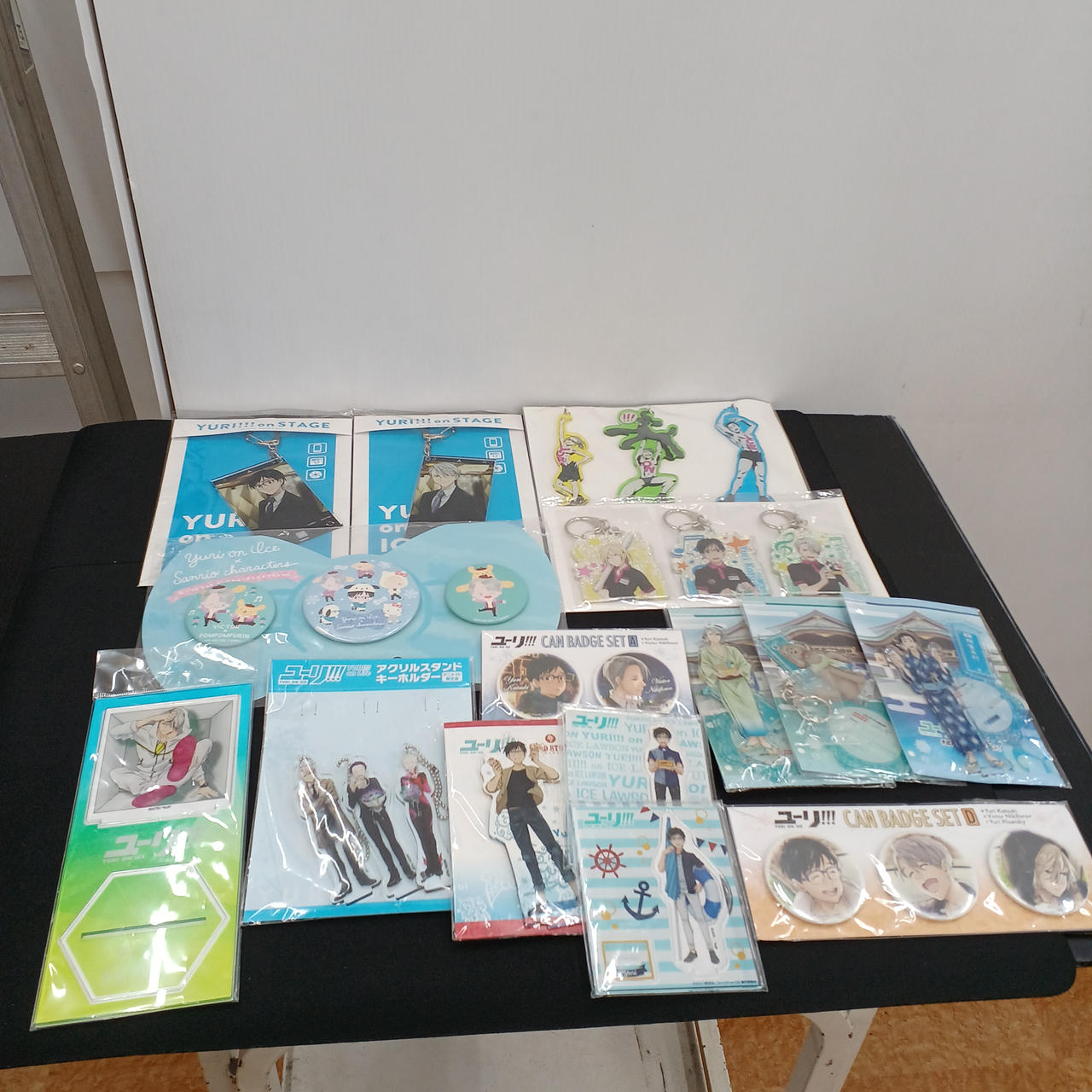 ユーリオンアイス 大量グッズ豪華纏め売り 定価以下 ユーリ!!!ON ICE