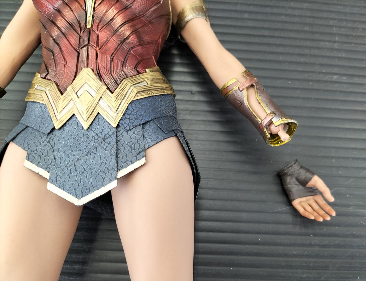 ホットトイズ|ワンダーウーマン 1/6 アクションフィギュア|【ハード