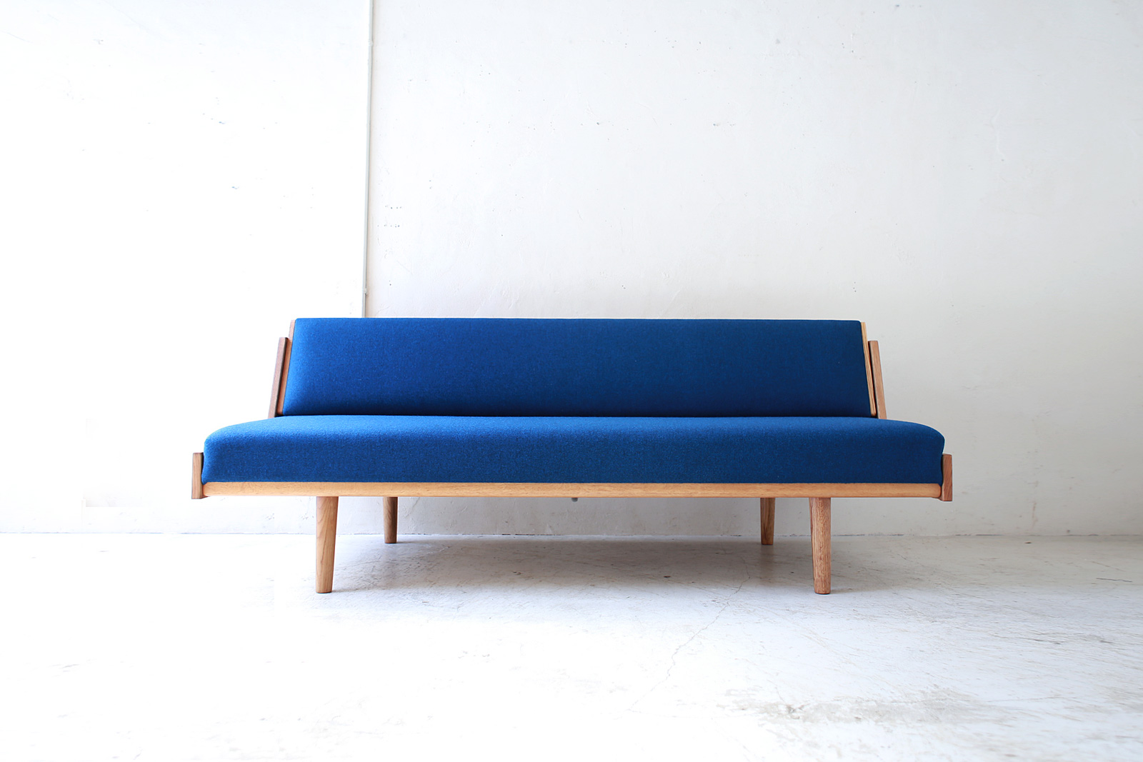 Daybed Sofa ” GE258 ” Vintage Oak by Hans.J.Wegner | phono | 金沢