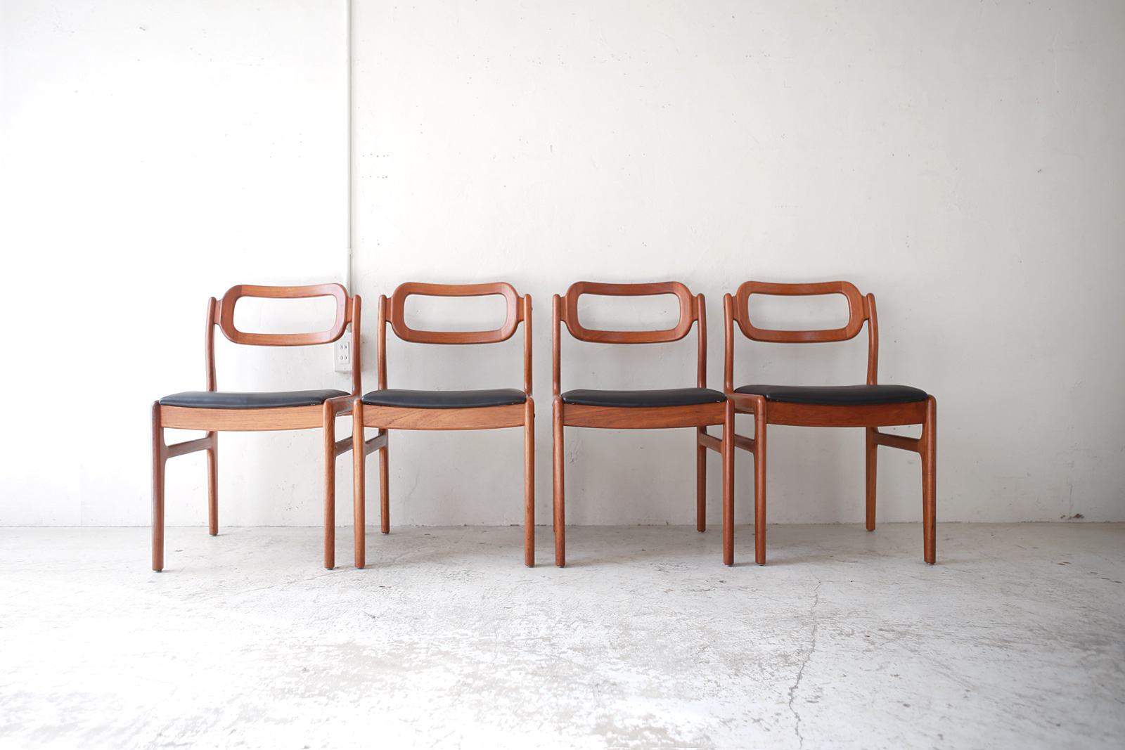 Dining Chair by Johannes Andersen | phono | 金沢 北欧 中古家具