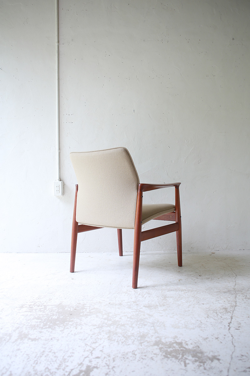 Arm Chair by Grete Jalk | phono | 金沢 北欧 中古家具 / デンマーク