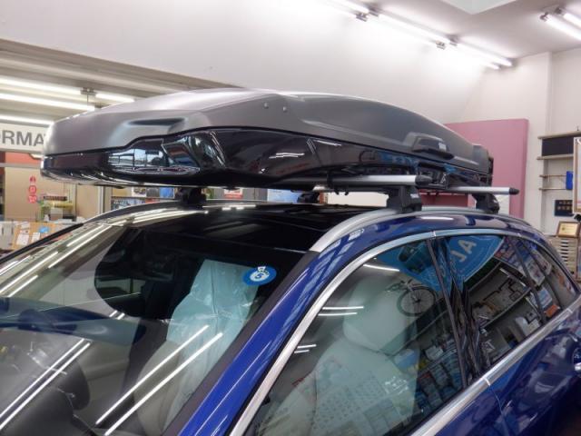 メルセデスベンツ Cクラスワゴン C220d THULEのルーフキャリアと