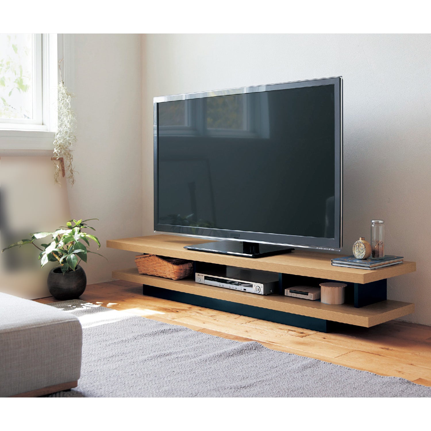 すっきり見えにこだわったローテレビ台（テレビ台/テレビボード