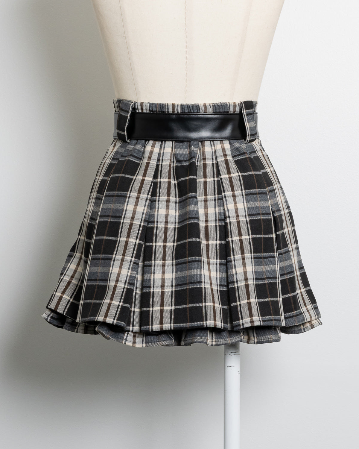 レザーベルトチェックプリーツミニスカート – pium