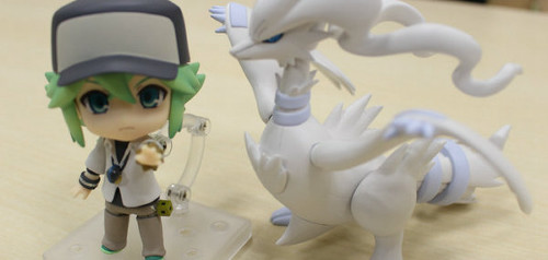ポケモンのねんどろいど「N様」は、髪の毛も可動するイケメン