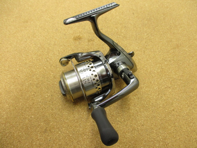 SHIMANO STELLA FW2000S オファー スピニングリール STELLA FW2000S