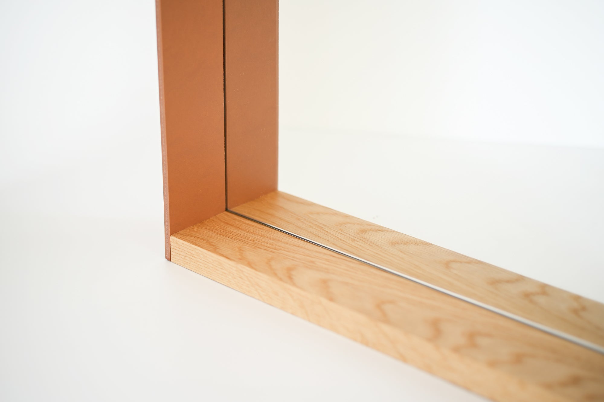Marmoleum Mirror – Playmountain