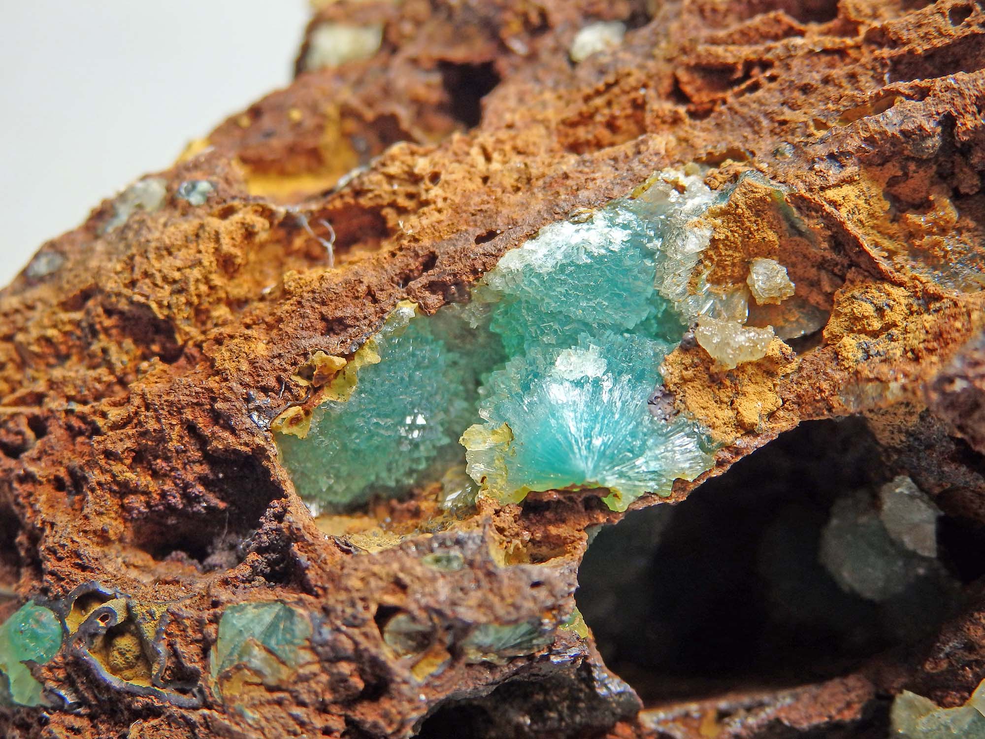 アダム鉱(adamite) - 岩石鉱物詳解図鑑planetscope