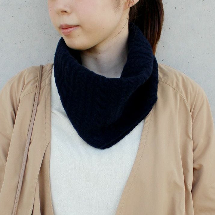 カシミヤ100％ケーブル編みネックウォーマー | Milestone公式