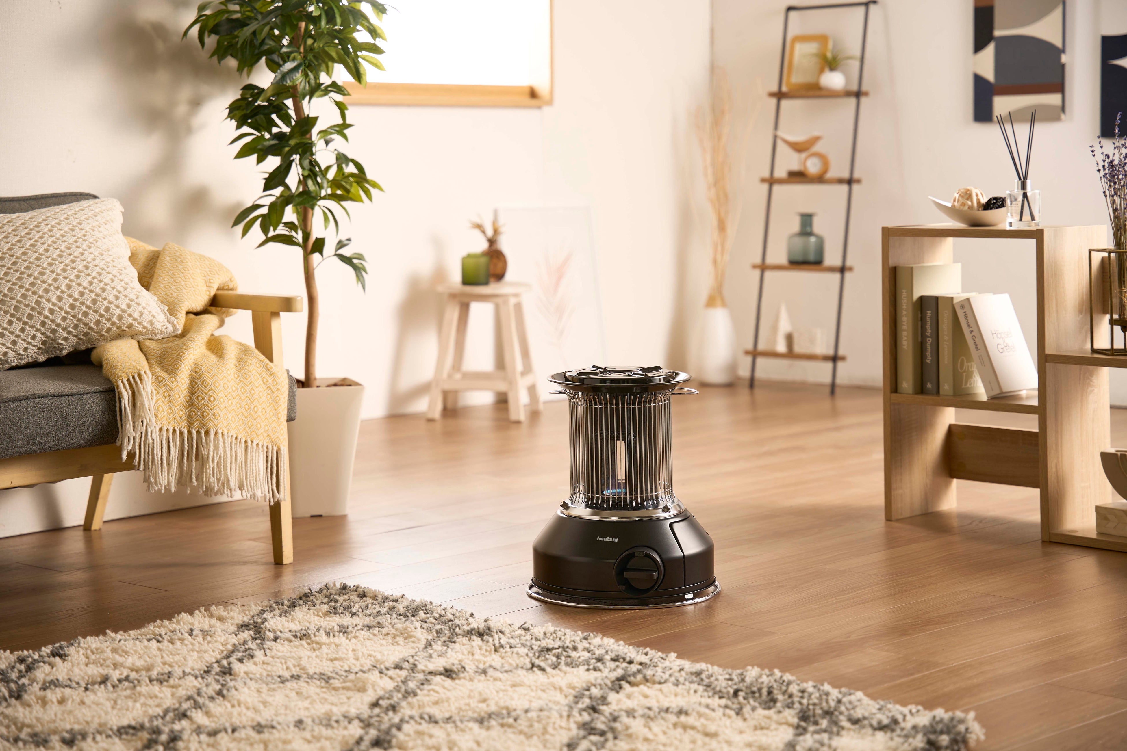 お湯が沸かせる*！屋内外兼用ストーブ登場！ ～Iwatani「マル暖