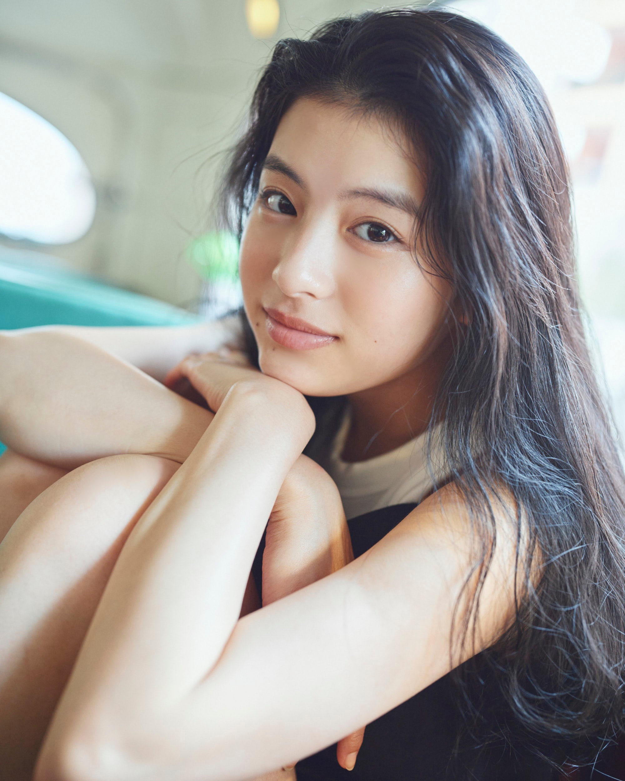 ナチュラルからエモーショナルまで多彩な表情を凝縮！出口夏希、20歳の