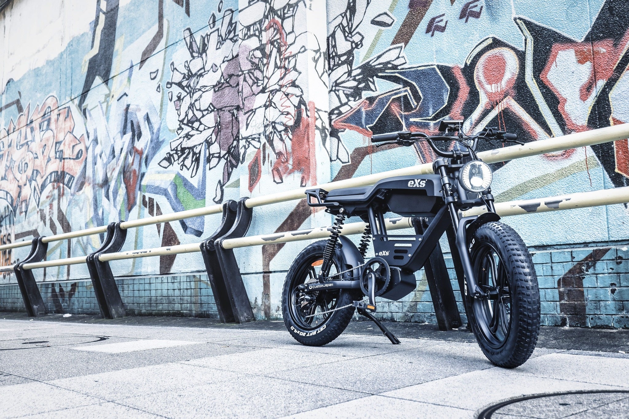 バイクライクな走りを実現！」次世代の電動アシスト自転車『eXs e-Bike
