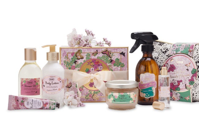 青空に透ける、桜色の香り。日本上陸15周年を記念した『サクラ