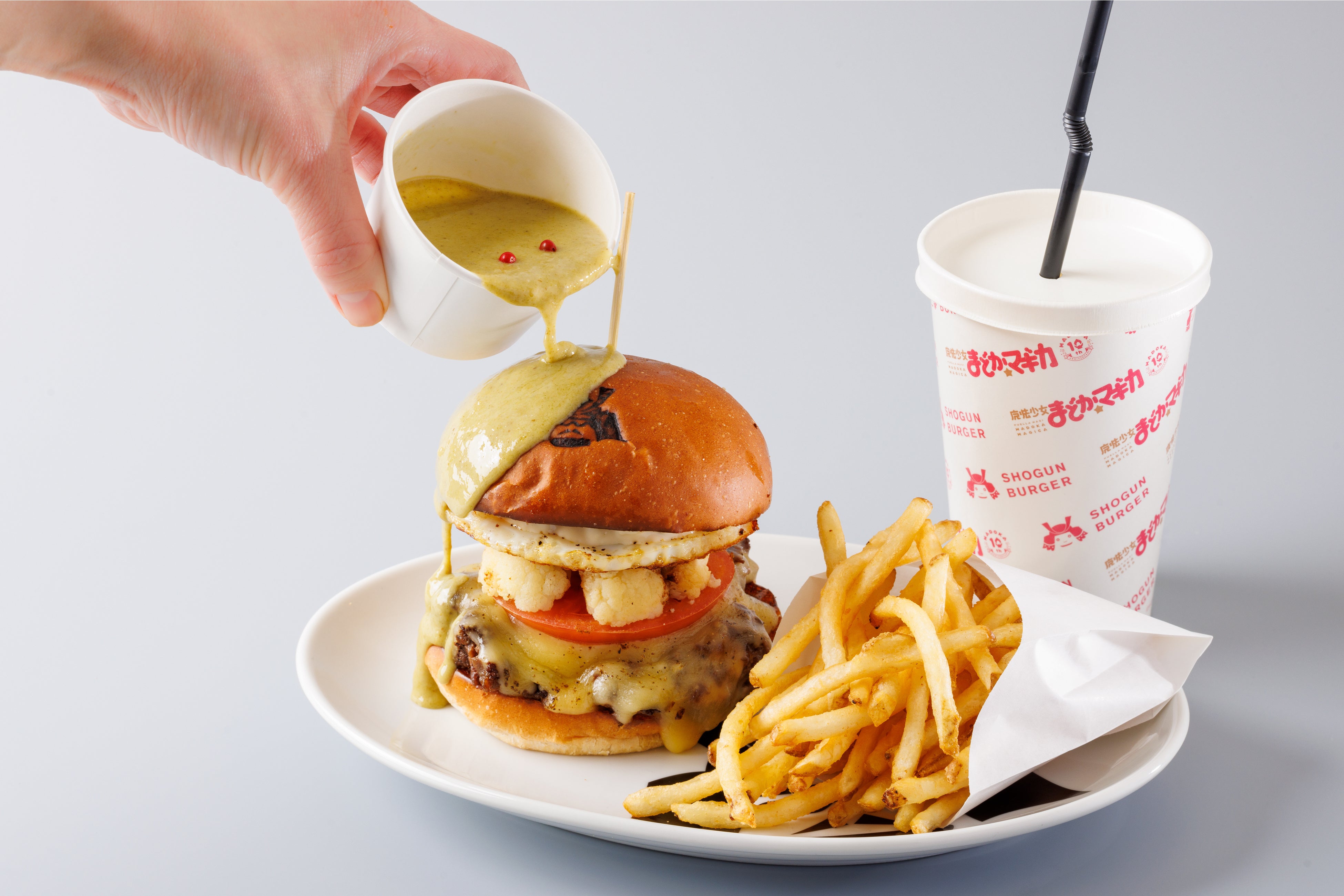 SHOGUN BURGER×魔法少女まどか☆マギカ』に新商品《キュゥべえバーガー