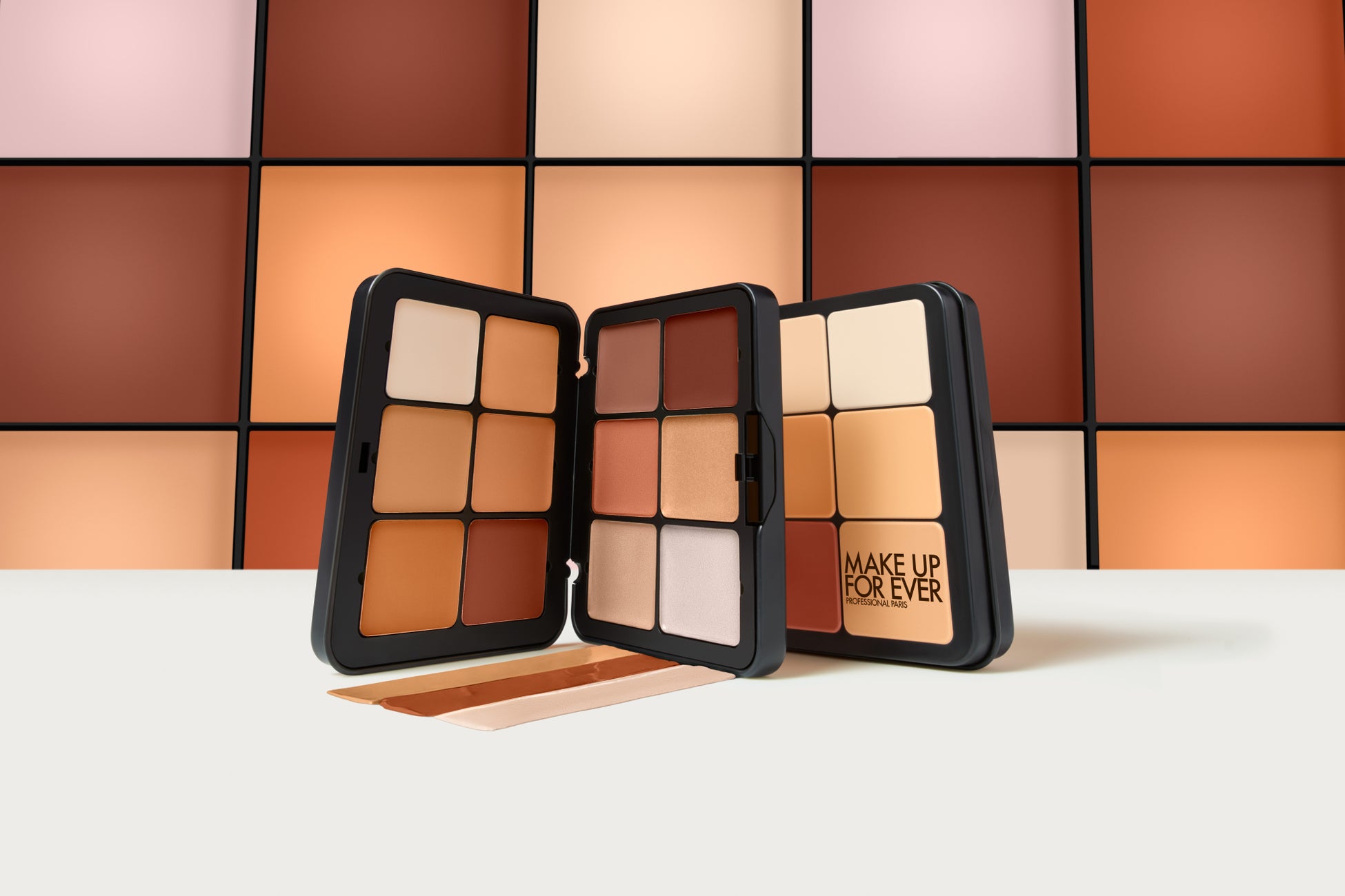 MAKE UP FOR EVER】誰でも簡単にプロ級の仕上がり！あらゆる人の骨格を