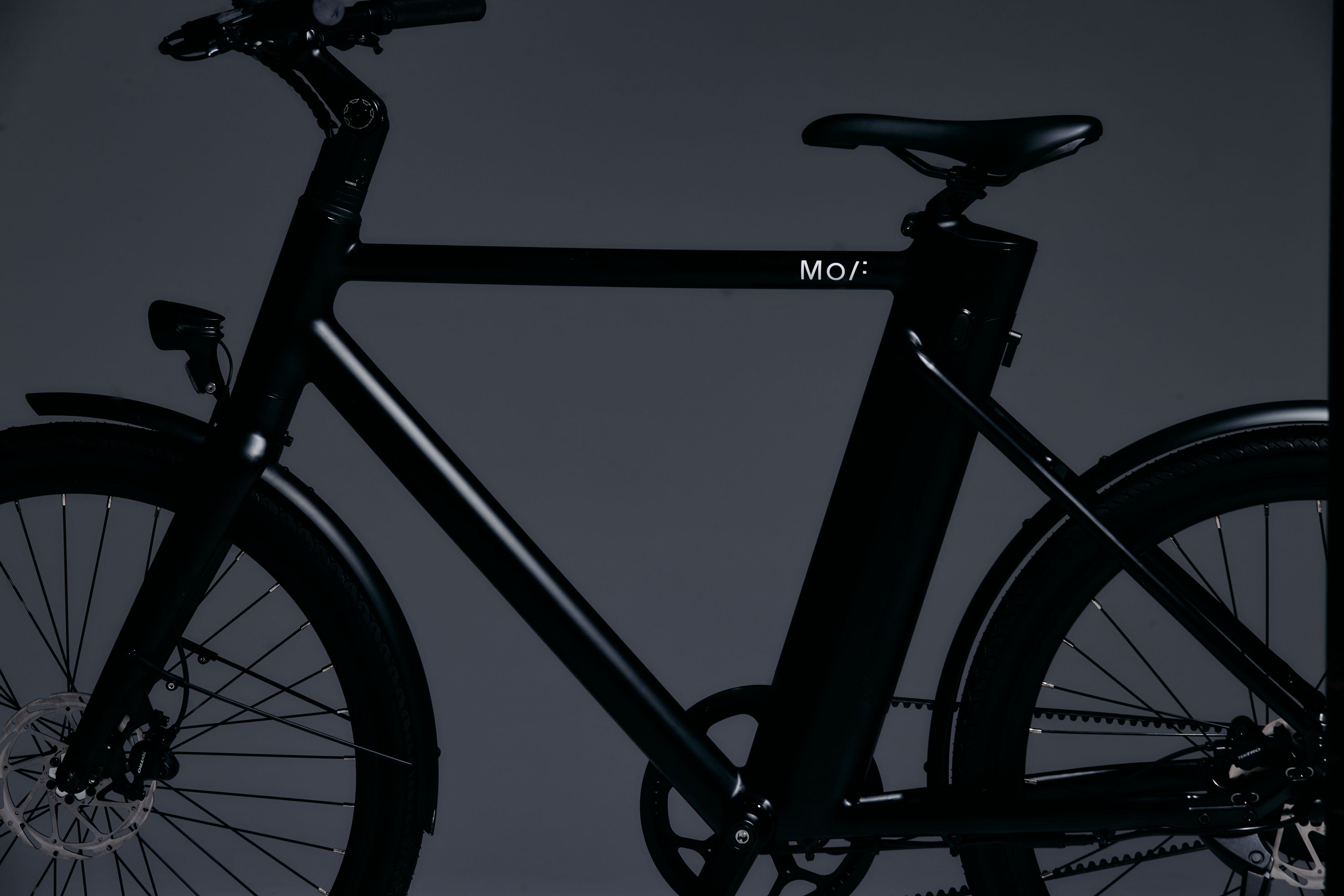 MOVE.eBikeを展開するWinC、クロスバイク×e-Bike型の都会的な新モデル
