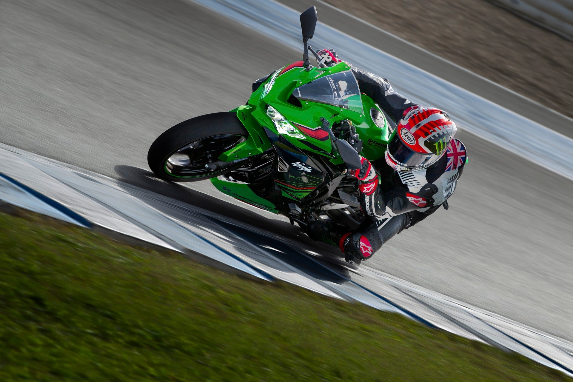 Ninja ZX-25R SE KRT EDITION」が第7回 日本バイクオブザイヤー2024