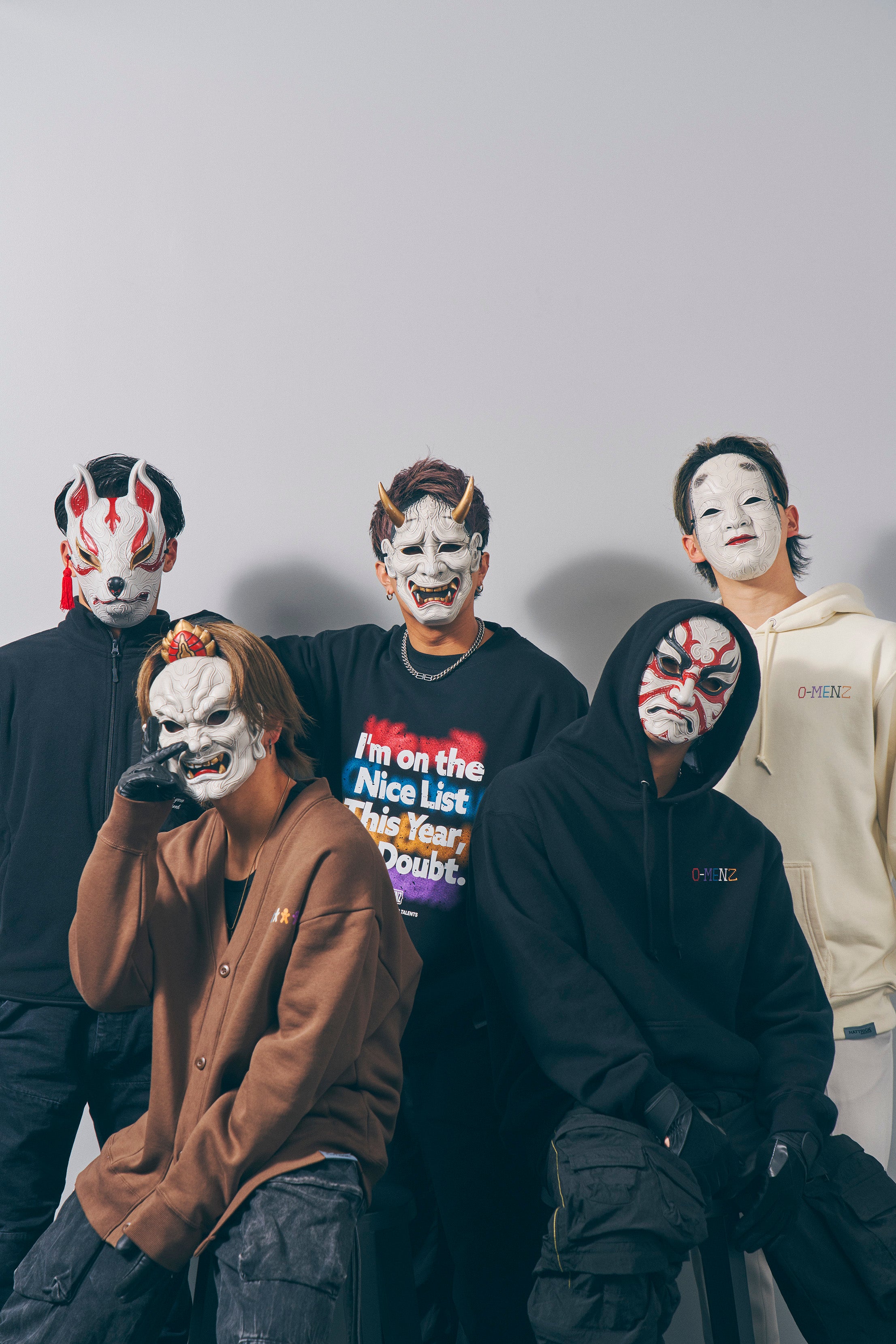 HATTRICK、謎のお面ダンステロリスト集団「O-MENZ」がプロデュースする