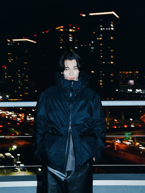 アウトドアの機能美を、街へ。 URBAN RESEARCH × NANGAの特別な1着