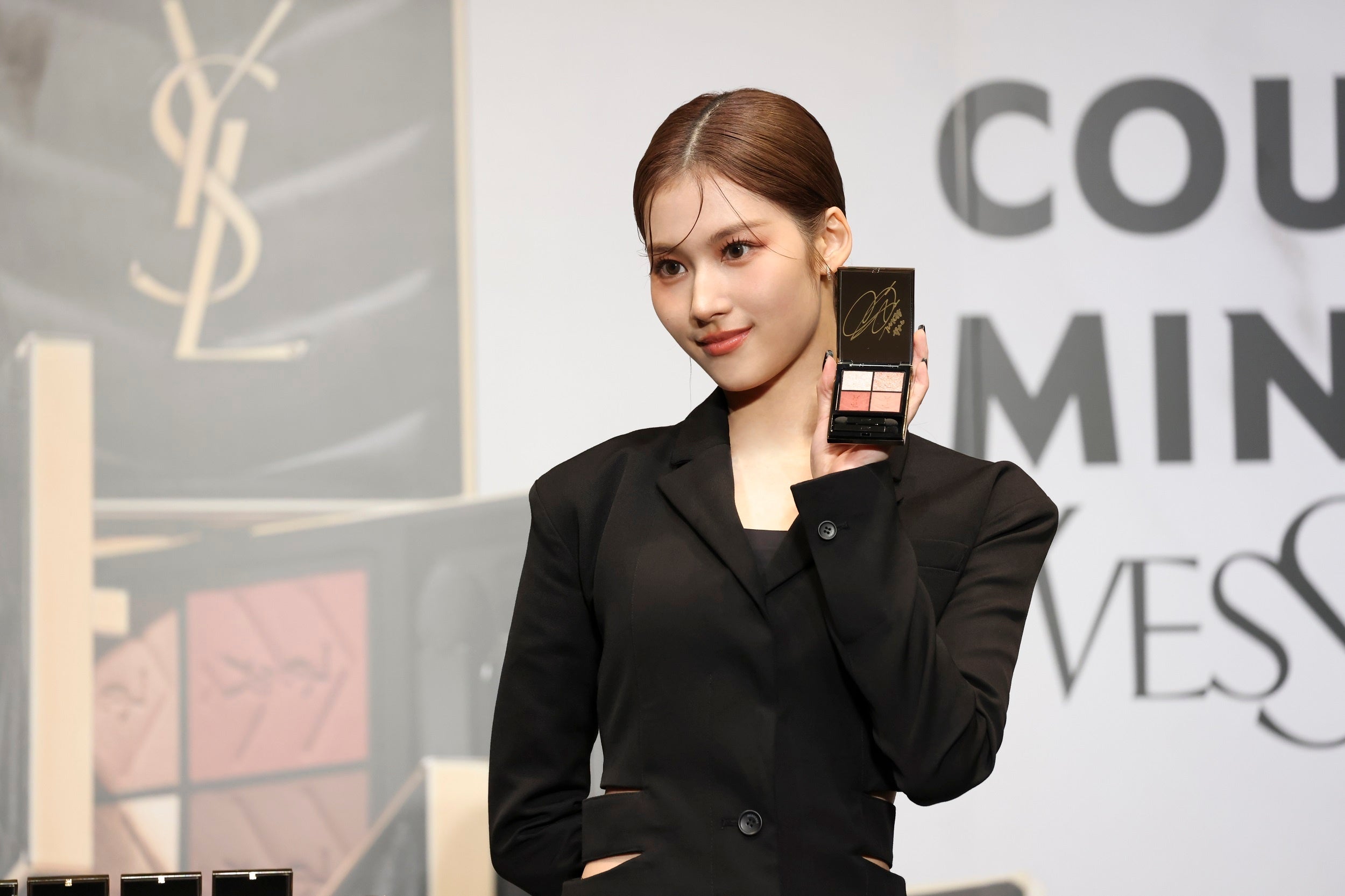 YSL】ジャパンメイクアップミューズのTWICE SANAがダイヤモンドのよう