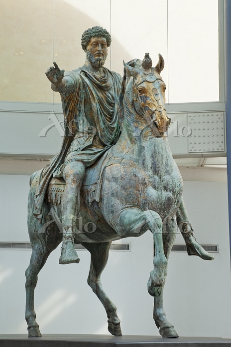 イタリア ローマ マルクス・アウレリウスの騎馬像 [15340435]のアート