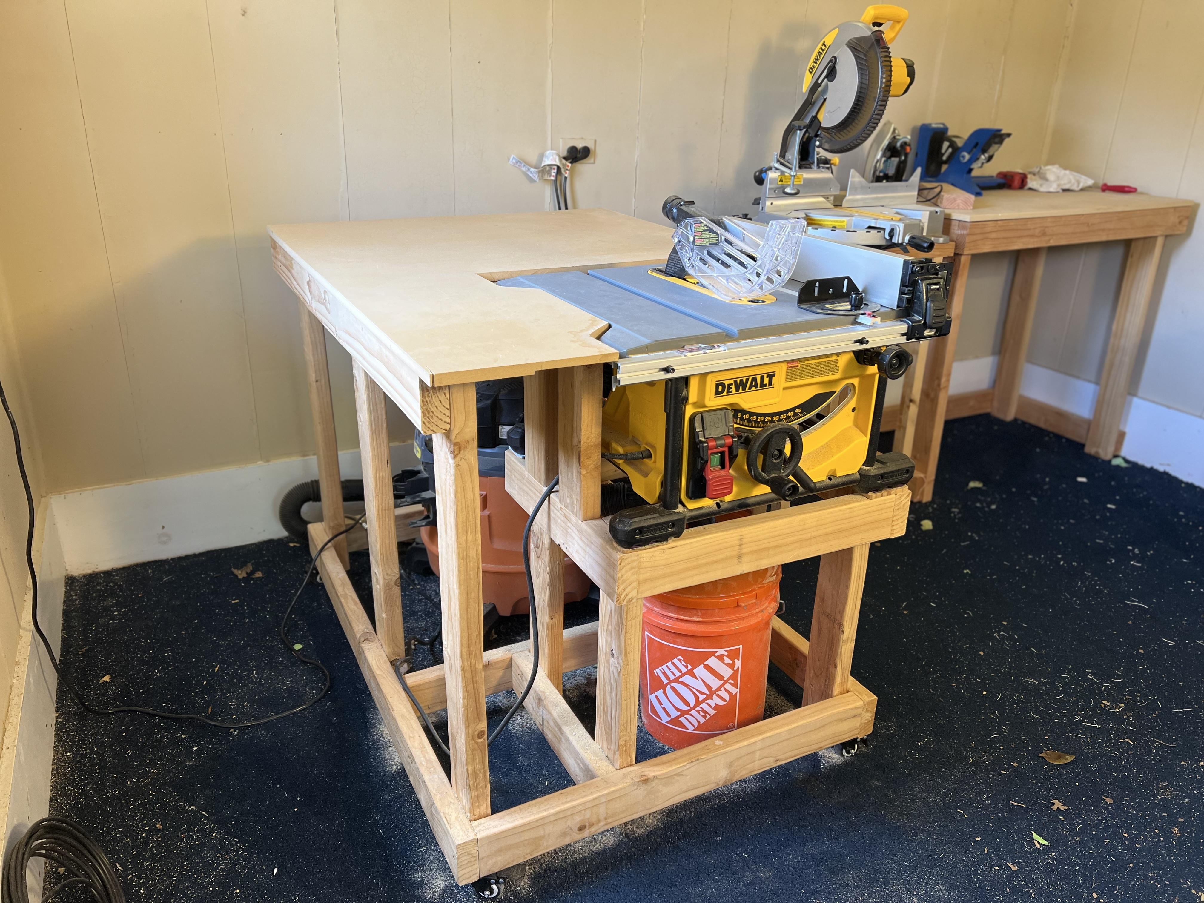 初めてのDIYテーブルソーワークベンチ : r/Workbenches
