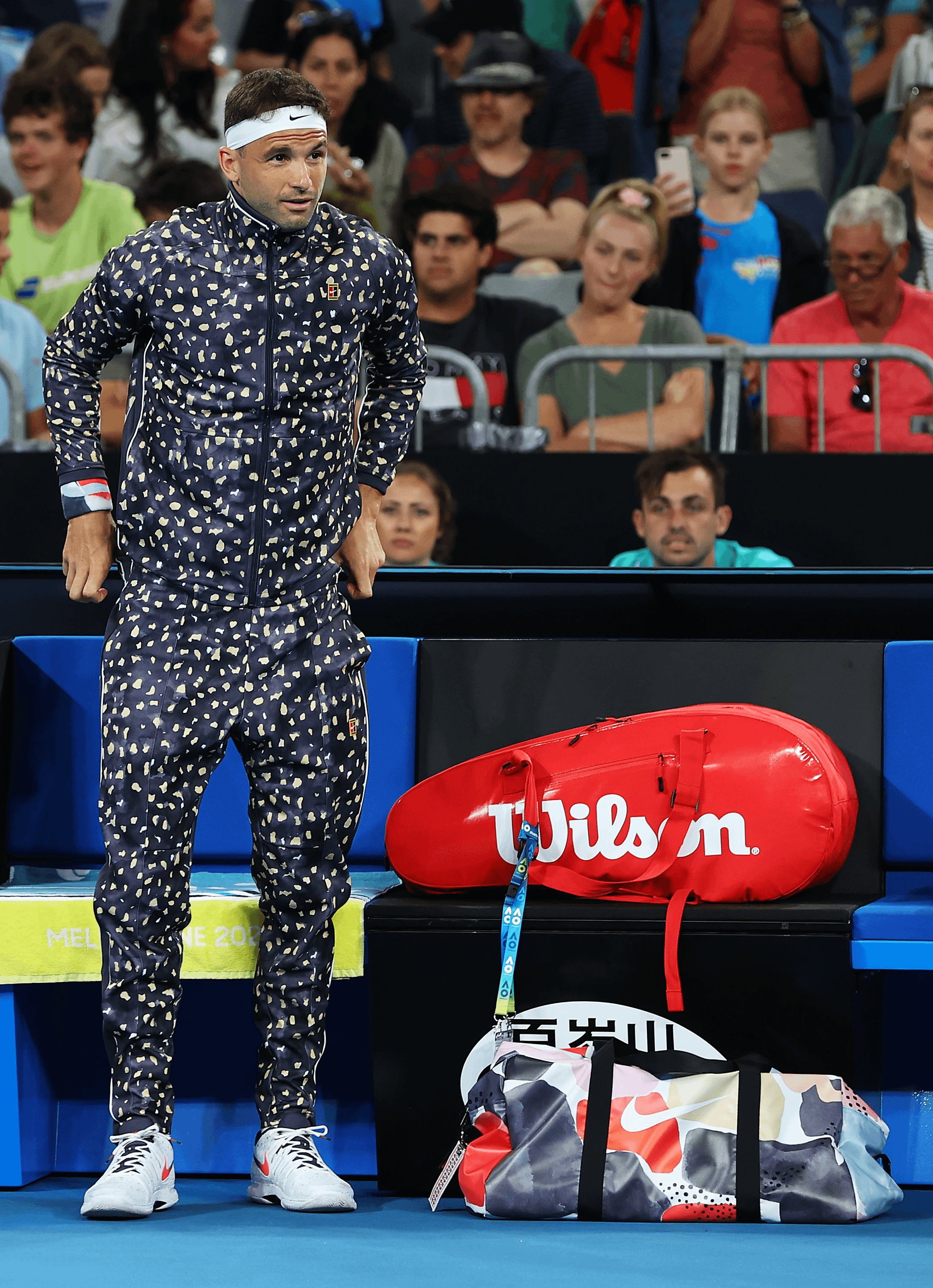 ナイキがアルカラスとシナーのTシャツをドロップしたよ : r/tennis