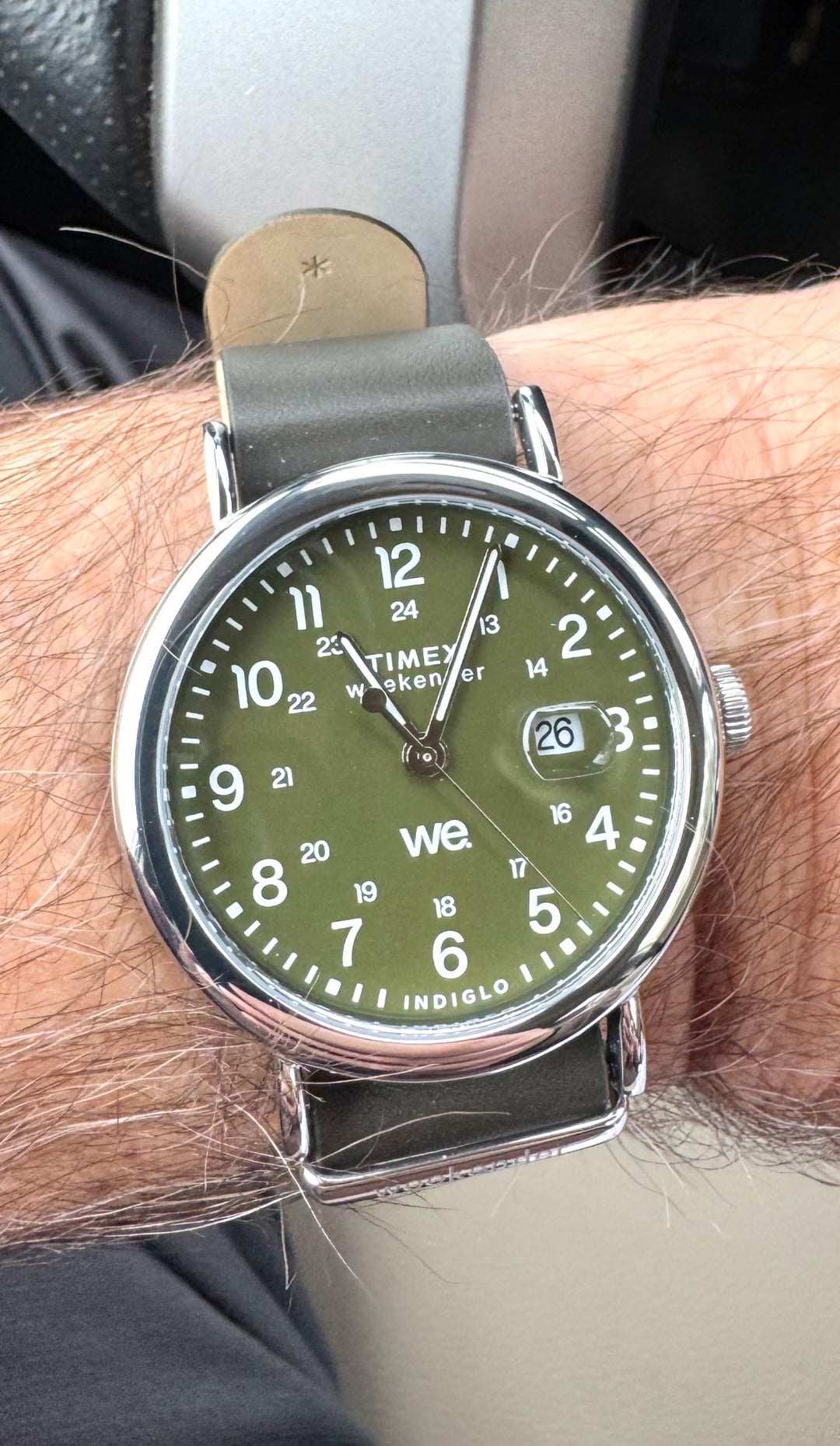weekender-v0-h1id45s6z79e1.