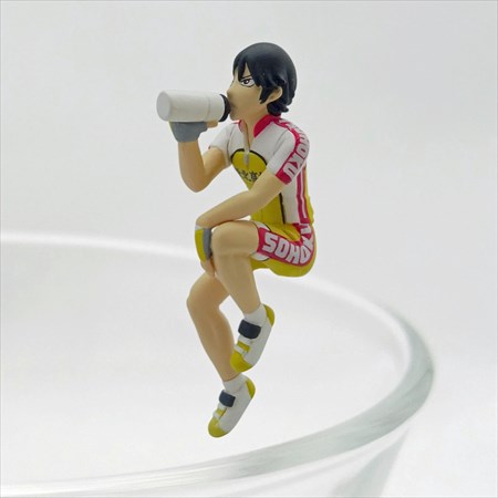 弱虫ペダル」総北メンバーがコップのフチに舞い降りるミニフィギュア