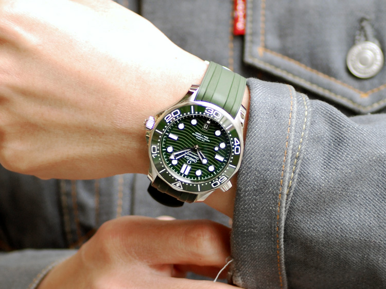 OMEGA】人気の「ダイバー300 グリーンダイアル」が再入荷。 | プリベ
