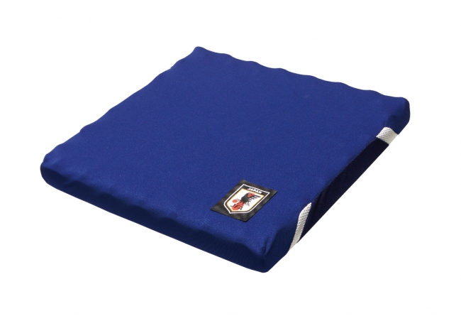 東京西川の［エアー］シリーズに［エアーポータブル］サッカー日本代表