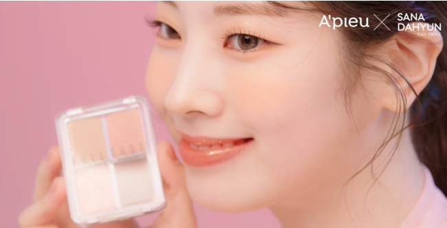 A'pieu(アピュー) イメージモデル「TWICE サナ＆ダヒョン」の日本初
