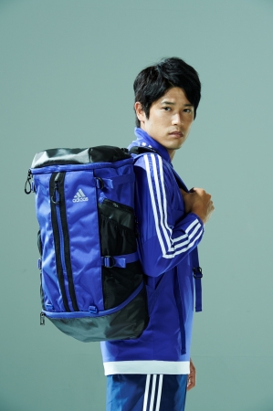 プロスポーツ選手も使用する高機能バックパックの最新カラー登場