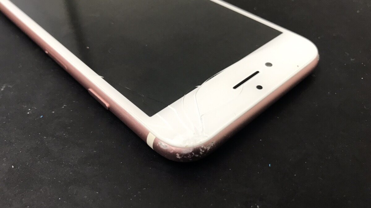iPhone】軽い『ヒビ割れ』も油断してはダメです！ | 【最安値】iPhone