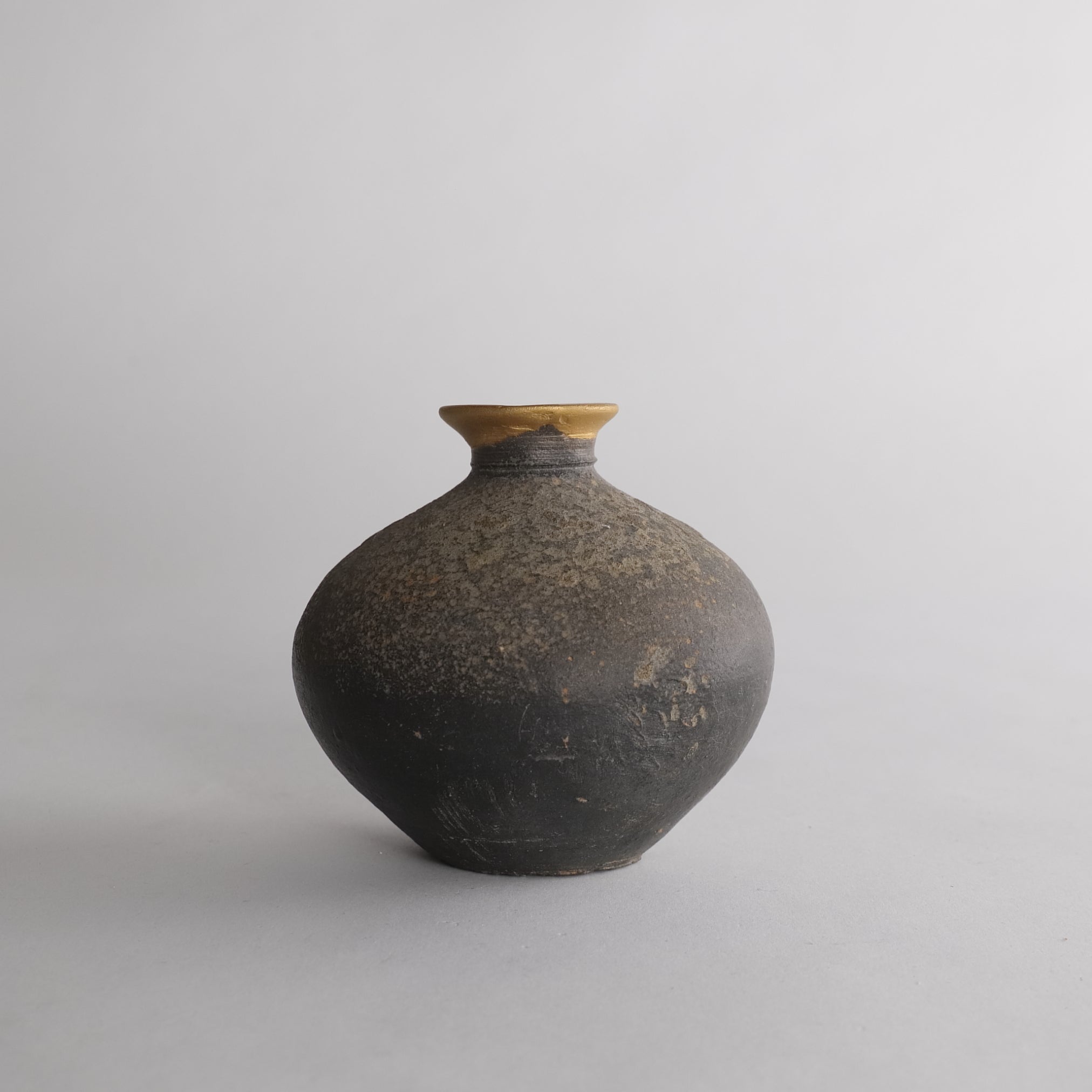 新羅土器 小壺（668–900 CE） | 入蘆花（ロカニイル）