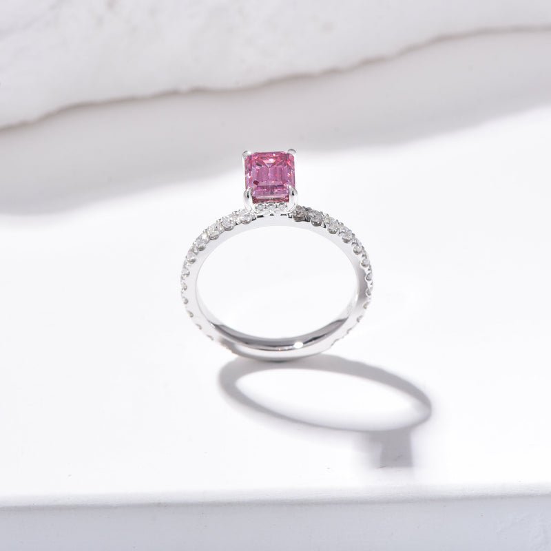 ピンク モアサナイト エメラルドカット リング – RADIANN(ラディアン