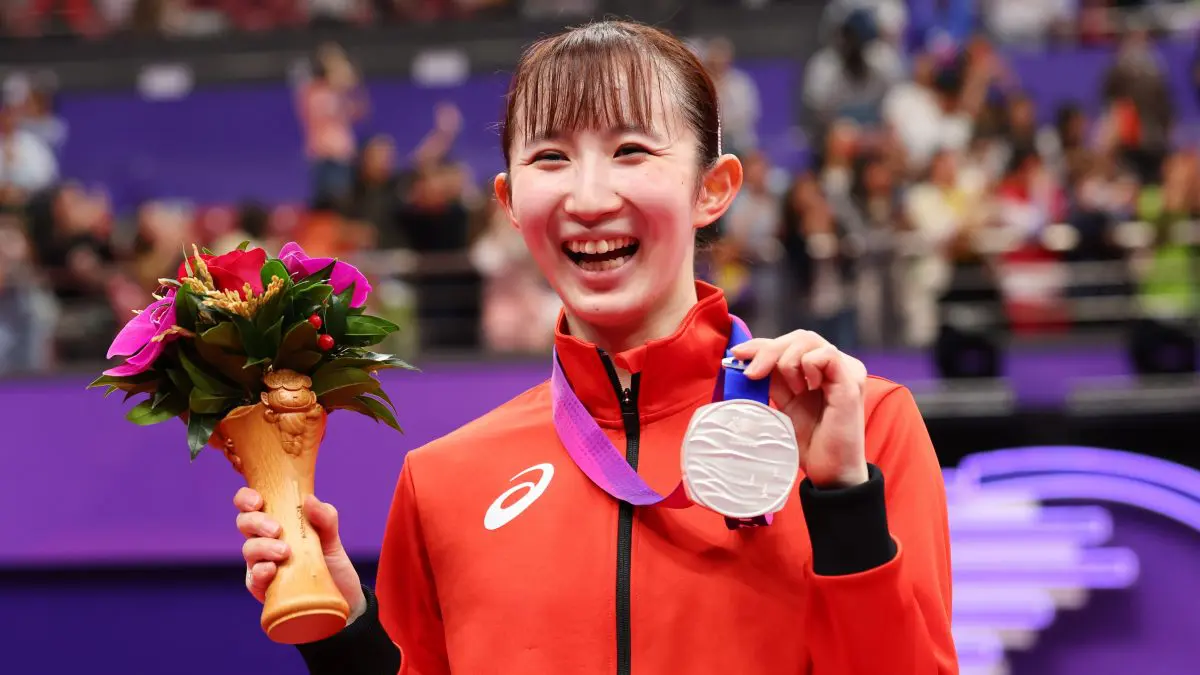 早田ひな、世界ランク1位撃破ならずも堂々の銀メダル 団体に次いで今