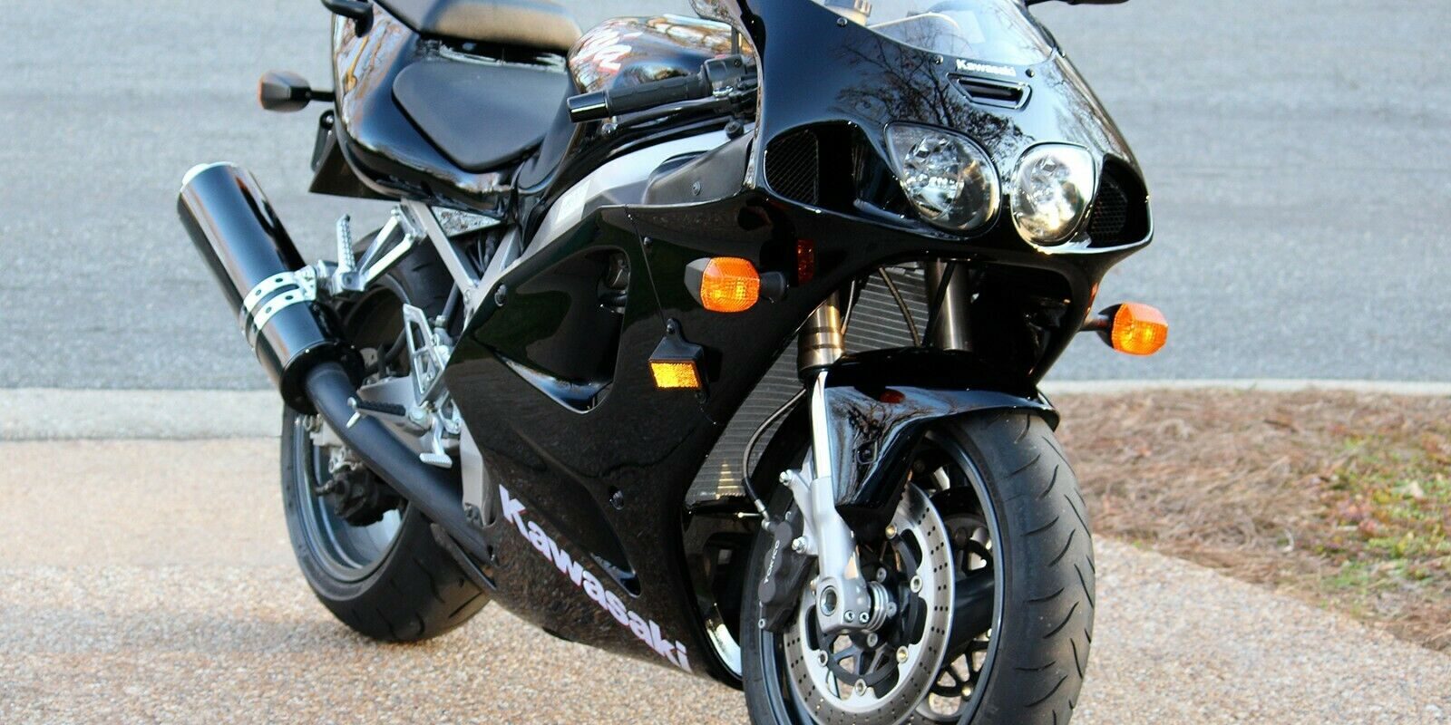 Dark Horse - 1996 Kawasaki Ninja ZX-7R with just 5,800 miles