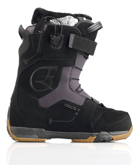 ディーラックス DEELUXE