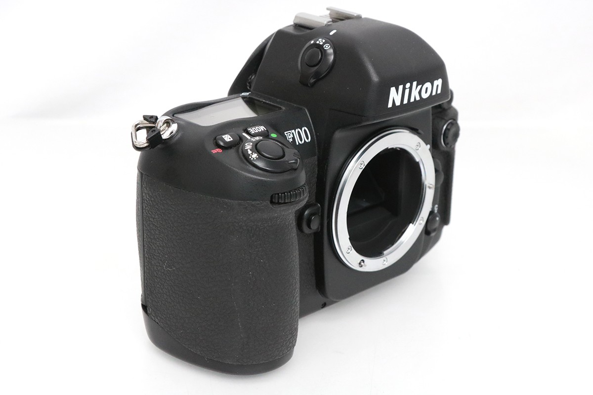 F100 ボディ＋MB-15（F100用バッテリーグリップ） CA01-M3904-3V1C