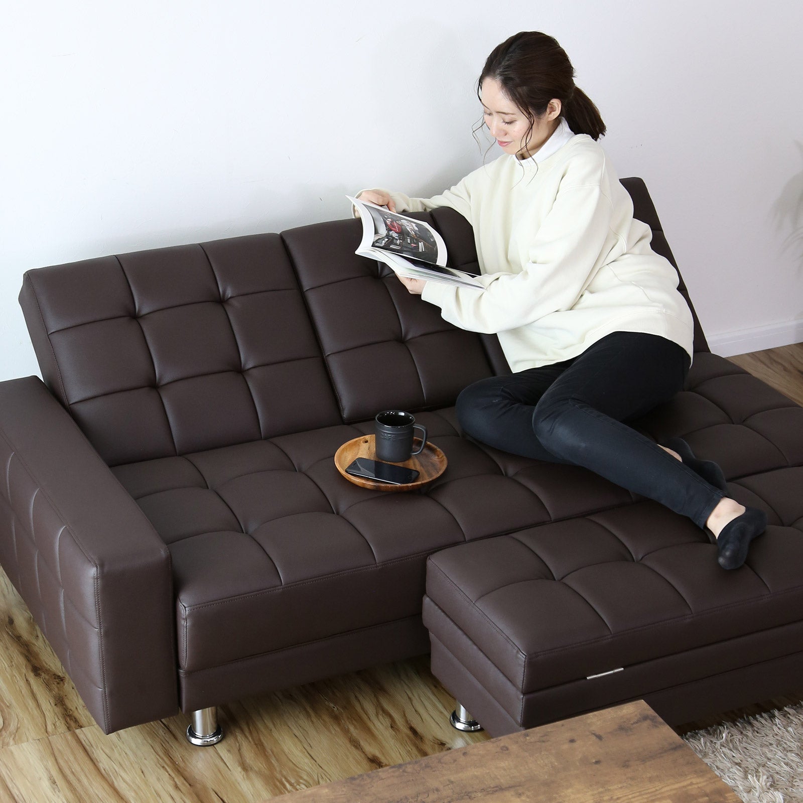 おしゃれで機能性抜群！マルチに使える収納付きソファーベッド「コン