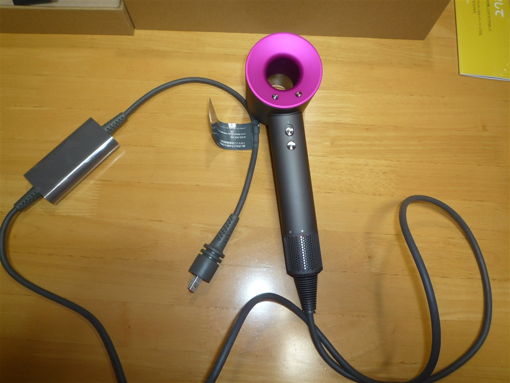 価格.com - 『ACアダプターが途中に付いています。』ダイソン Dyson
