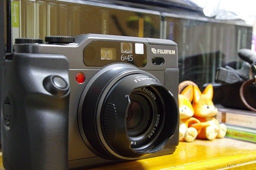 全自動中判コンパクトカメラ』 富士フイルム GA645Zi Professional